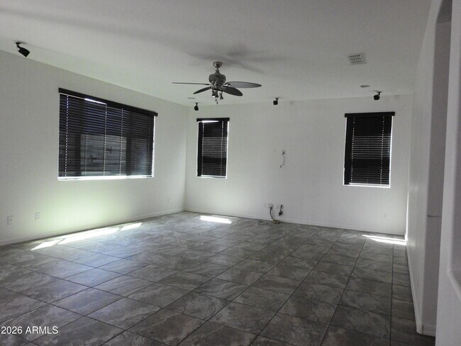 Building Photo - 1471 E Flamingo Way