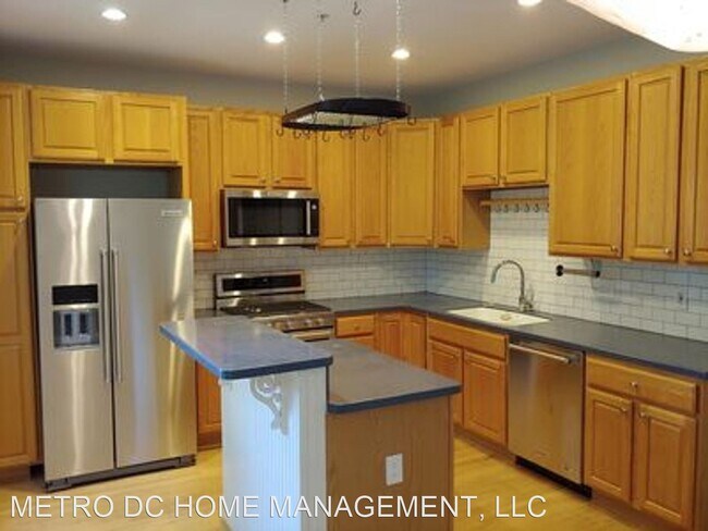 Foto del edificio - 3 br, 3.5 bath House - 504 N Thomas Street #J