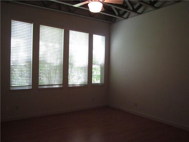 Foto del edificio - 1 Bedroom Apartment Near Magnolia Area