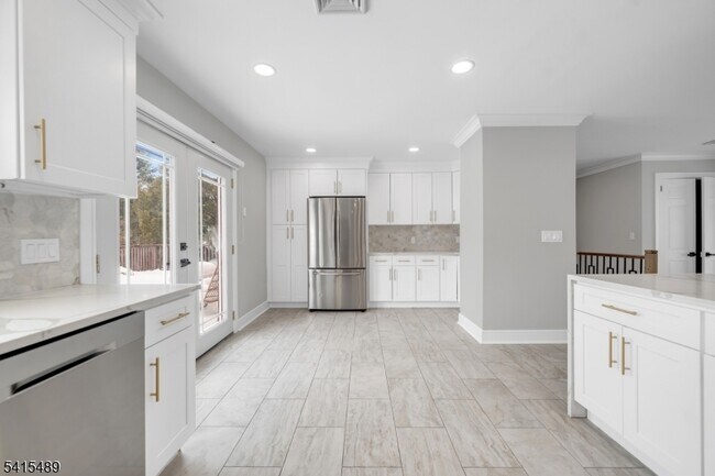 Foto del edificio - 475 Cedar Ln