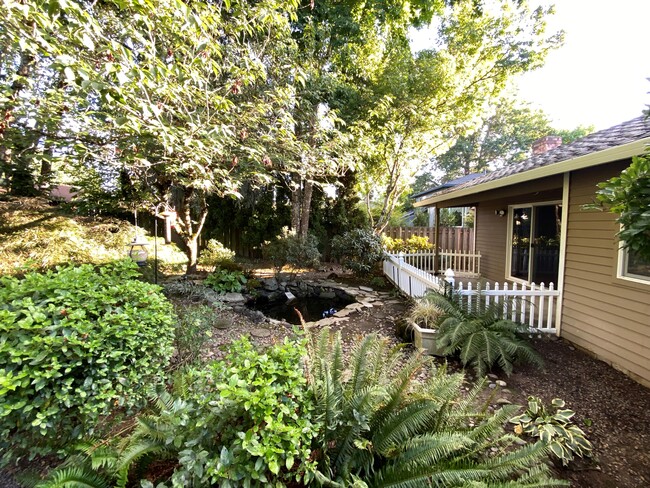 water feature and patio - 1516 SE 51st Ave