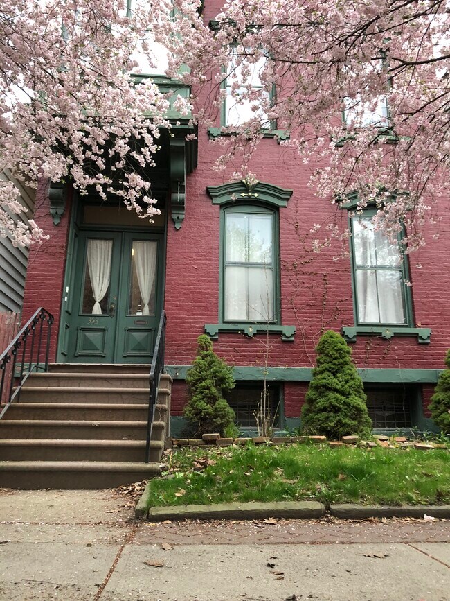 Building Photo - 353 3rd St