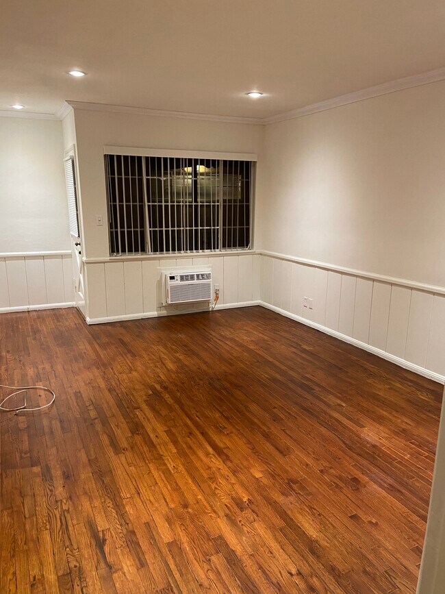 Foto del edificio - 11960 Moorpark St