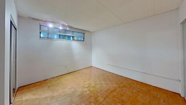 bedroom - 200 Swanton St