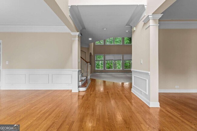 Building Photo - 660 Lake Medlock Dr
