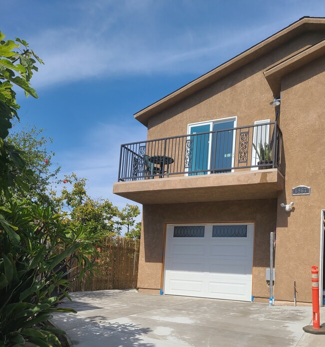 Building Photo - 6965 Princess View Dr