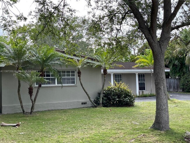 Building Photo - 14610 Bonito Dr