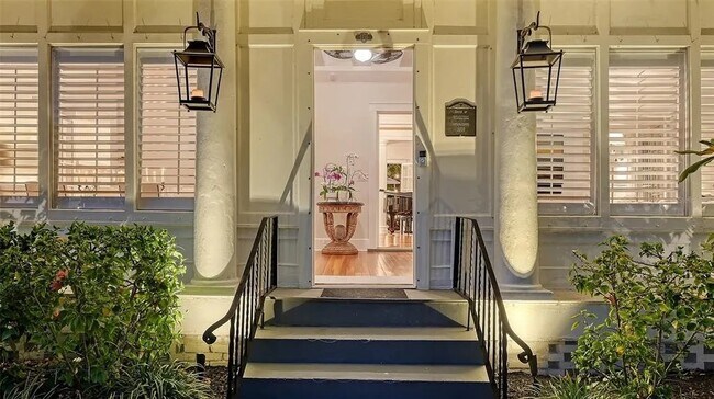 Foto del edificio - 7715 Westmoreland Dr