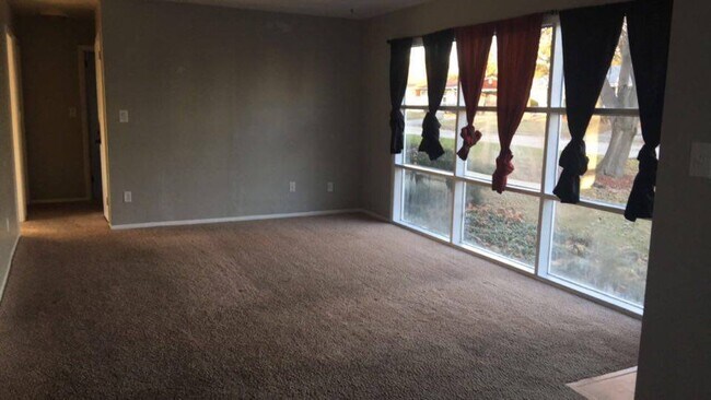 Foto del edificio - 3 bed/1bath - Great location