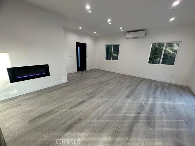 Foto del edificio - 22823 Crespi St