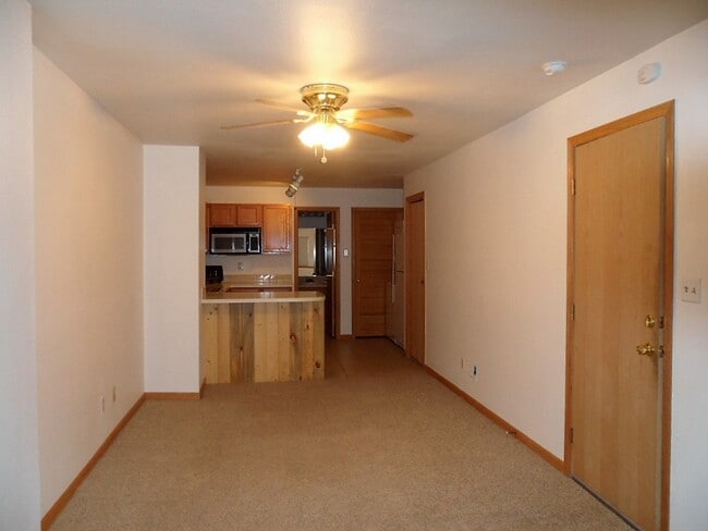 Building Photo - Long Term Rental- 716C Anemone Trail