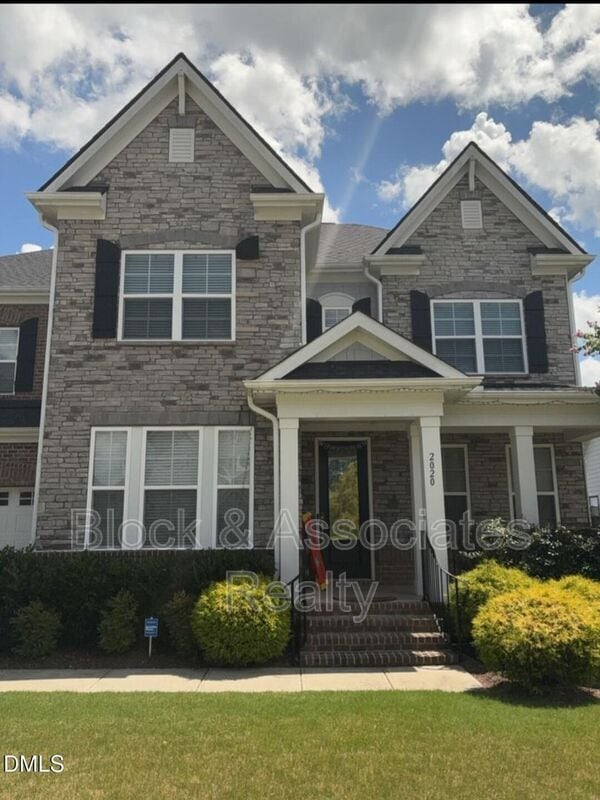 Building Photo - 2020 S Ridge Dr