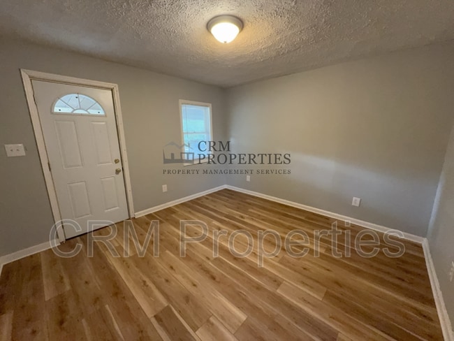 Building Photo - 1528 E Gimber St