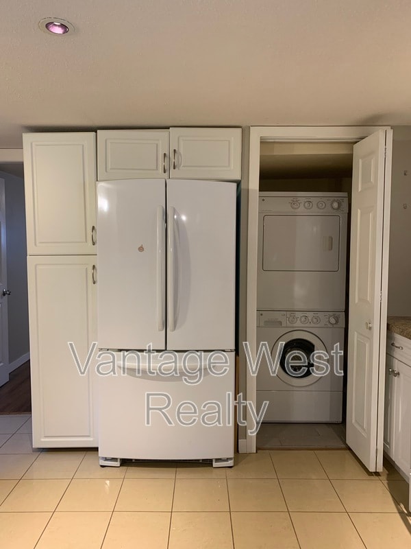 Building Photo - 804 Leon Ave