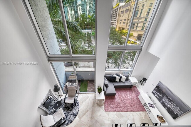 Building Photo - 1060 Brickell Ave