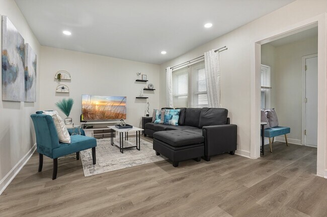 Foto del edificio - 366 N Hemlock Ave