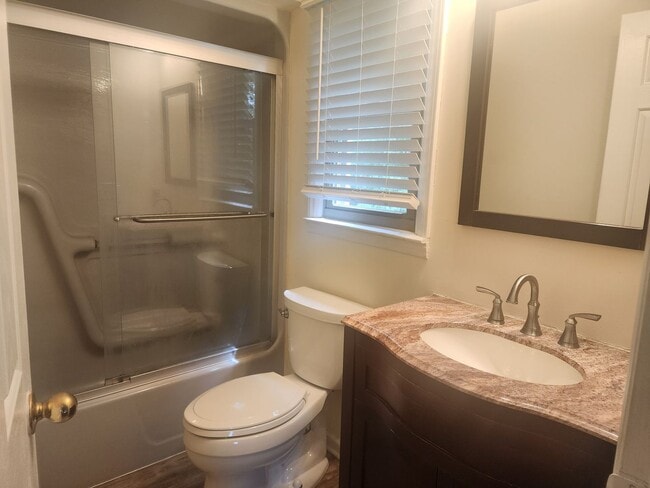 Foto del edificio - Electric Included! 2 Bed 1.5 Bath Condo!