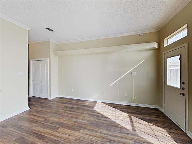 Foto del edificio - 1362 Meadow Creek Dr