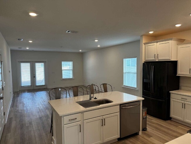 Building Photo - 157 Blooming Cv