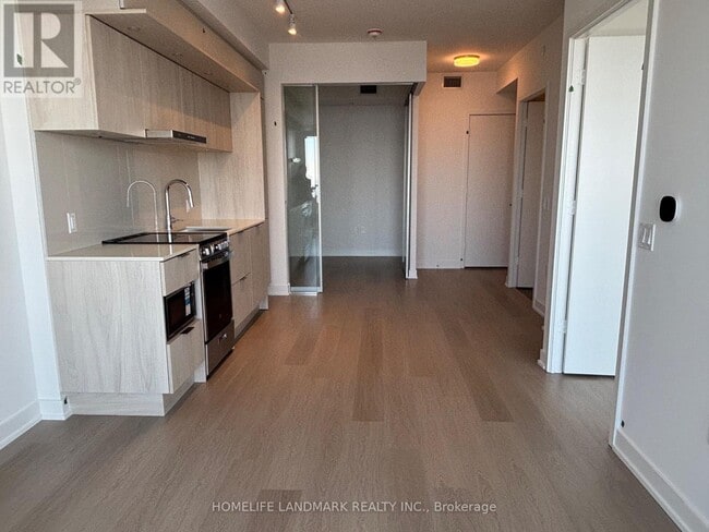 Photo du bâtiment - 448 Burnhamthorpe Rd W