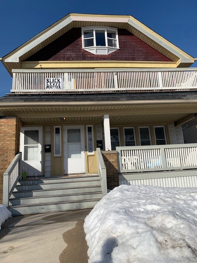 Building Photo - 422 W Harrison Ave