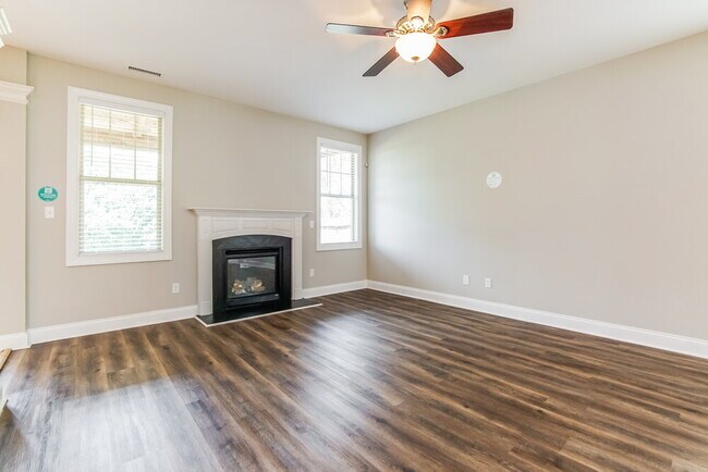 Foto del edificio - 56 Callahan Trail