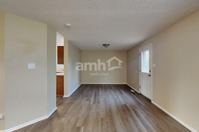 Foto del edificio - 11468 River Run Pky