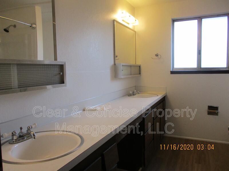 Building Photo - 2704 I Street #C