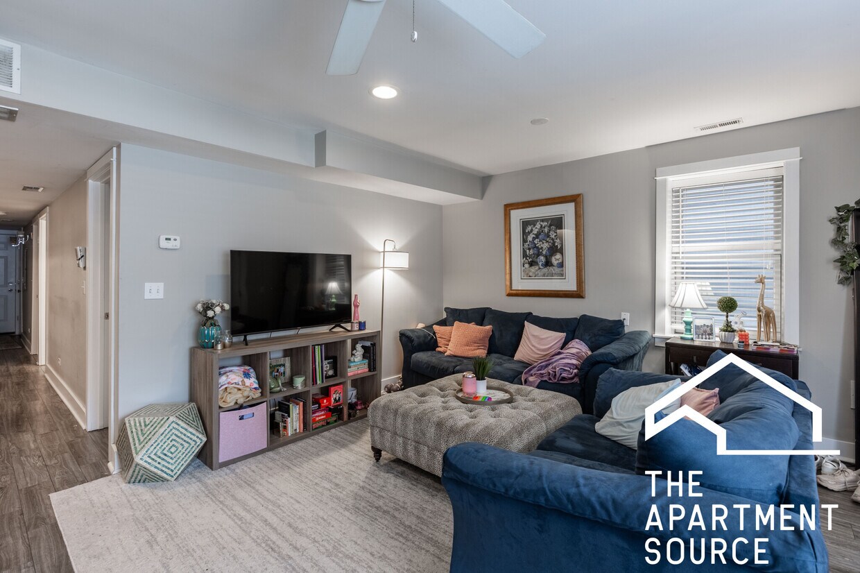 Foto principal - 2449 N Ashland Ave