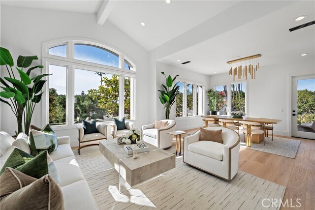 Foto principal - 84 Sidney Bay Dr
