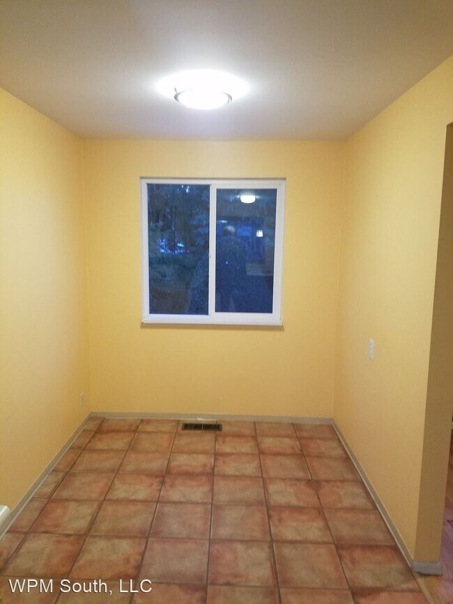 Building Photo - 3 br, 1 bath House - 14642 7th Ave SW- Upper