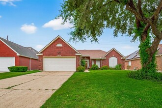 Building Photo - 914 W Peach Hollow Cir