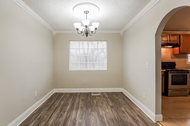 Foto del edificio - 3107 Crest Oval Mountain Rd