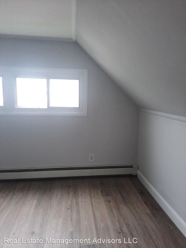 Primary Photo - 16 Greenbriar Rd