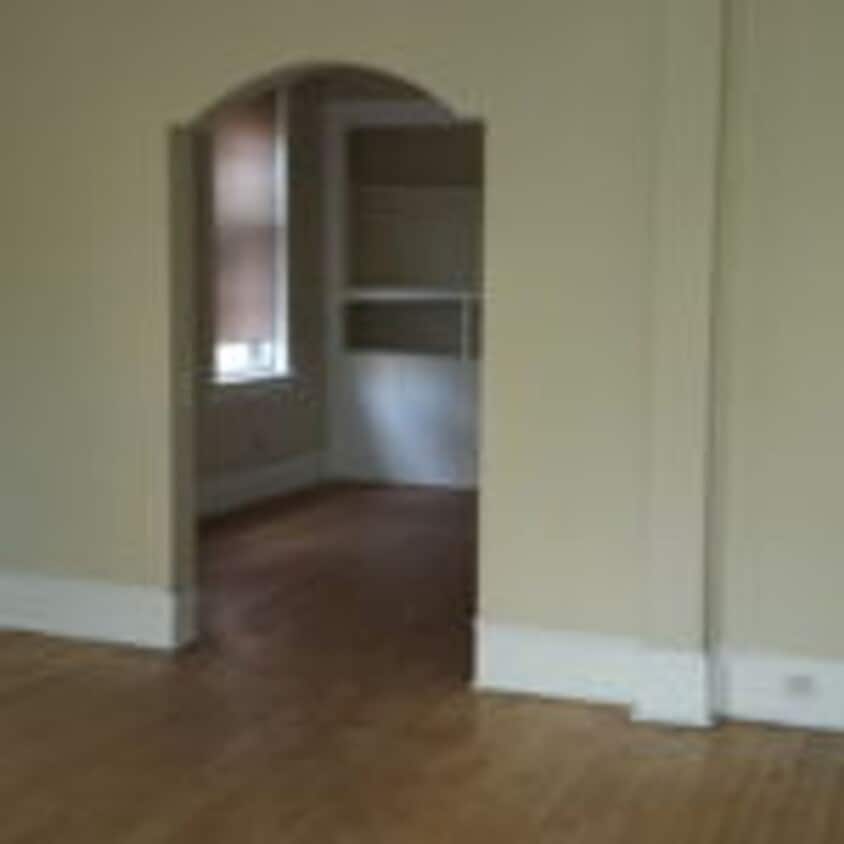 Foto principal - 3 Br Single - Family Home Available August...