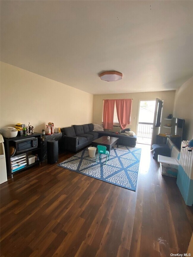 Foto del edificio - 43-41 162nd St