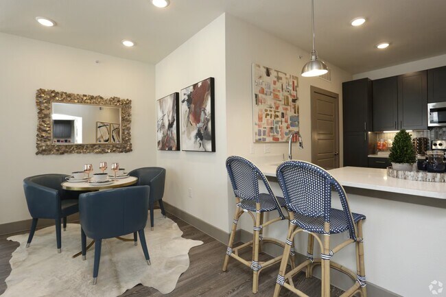Foto del edificio - Up to 4 Weeks Free | Luxury 2-Bed in Conroe!