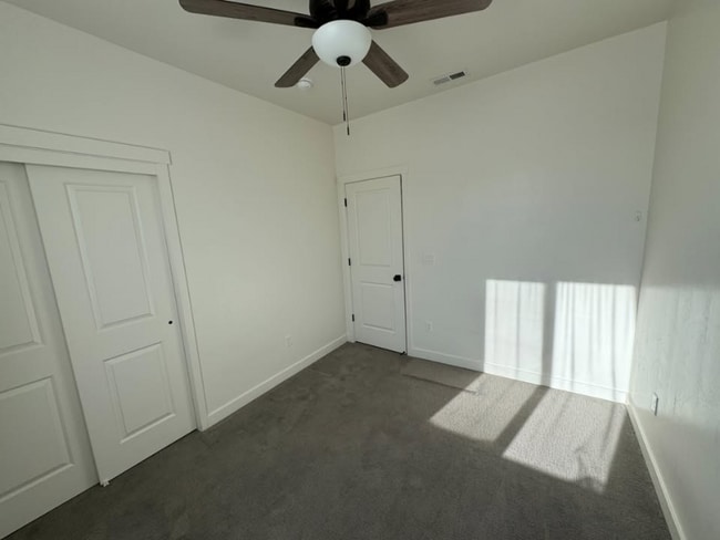 Building Photo - 386 S 700 W