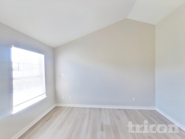 Foto del edificio - 6262 Varnay Ct
