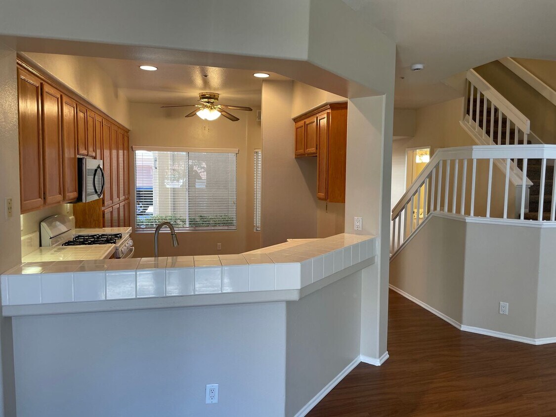 Foto principal - Dual Master Suite Townhome in Rancho Santa...