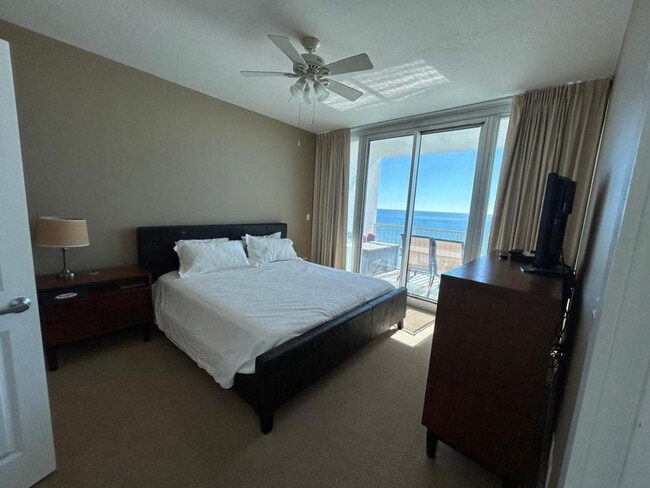 Foto del edificio - 521 W Beach Blvd