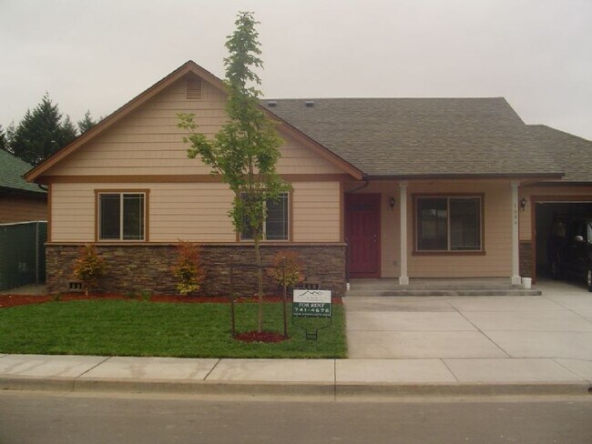 Building Photo - New 3 bedroom w/garage in East Springfield