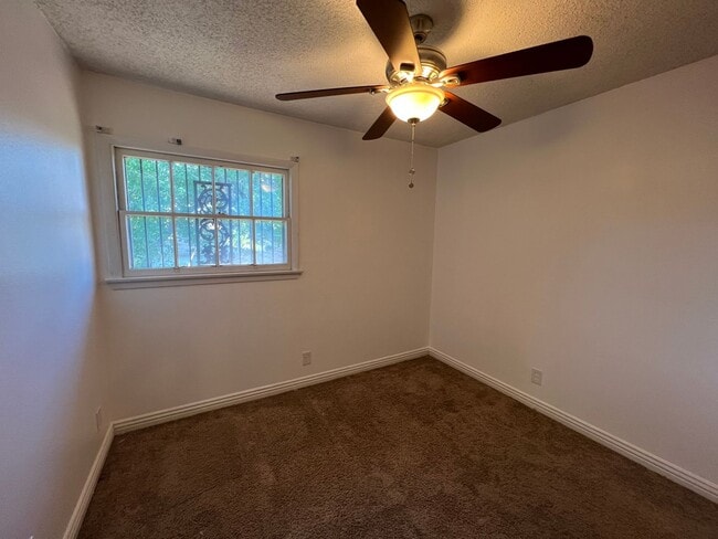 Building Photo - 1467 Lorilyn Ave