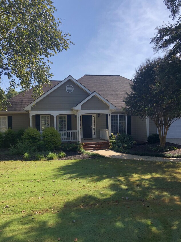 Primary Photo - 1020 Joie Dr