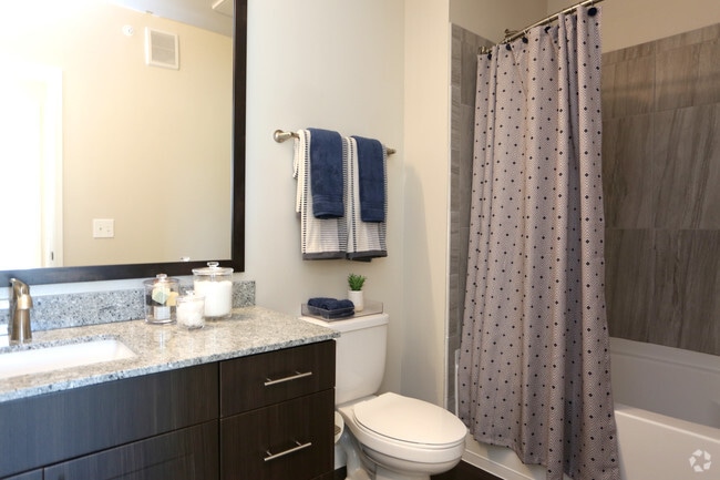 Interior Photo - Vantage at Spring Creek