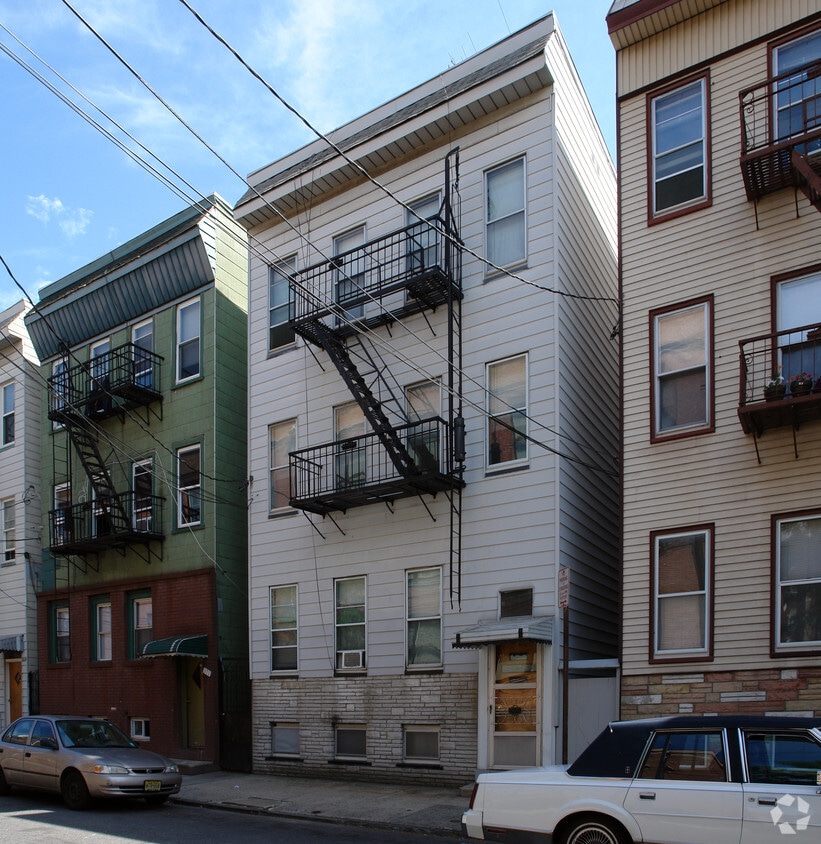 Building Photo - 369 E Kinney St