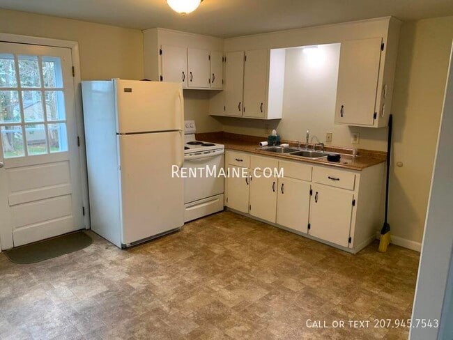 Building Photo - 33 Yale St