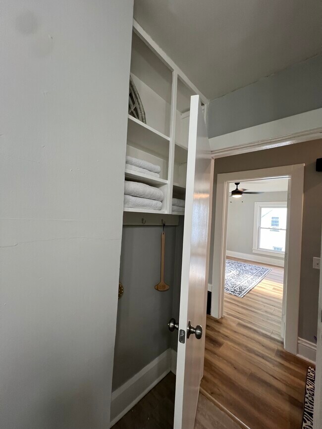 Foto del edificio - 863 1/2 11th St NE