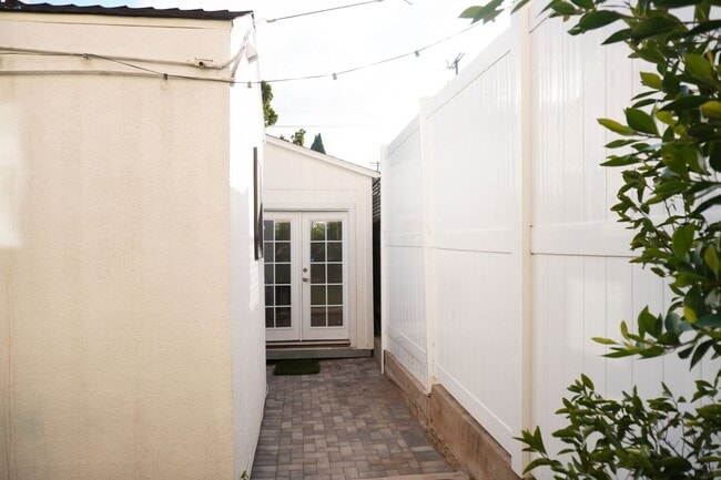 Foto del edificio - 1120 S Barrington Ave