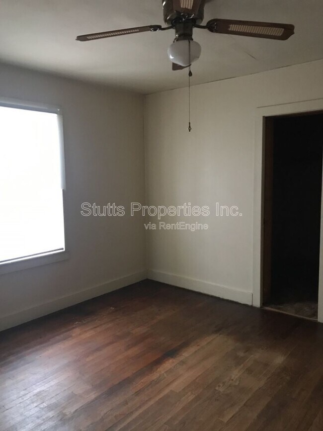 Foto del edificio - 903 E 8th St